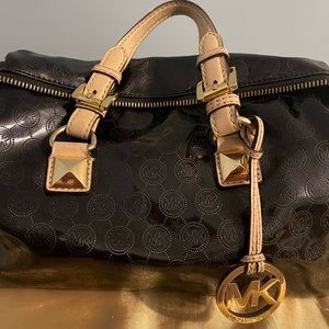 Ladies black Micheal Kors speedy bag